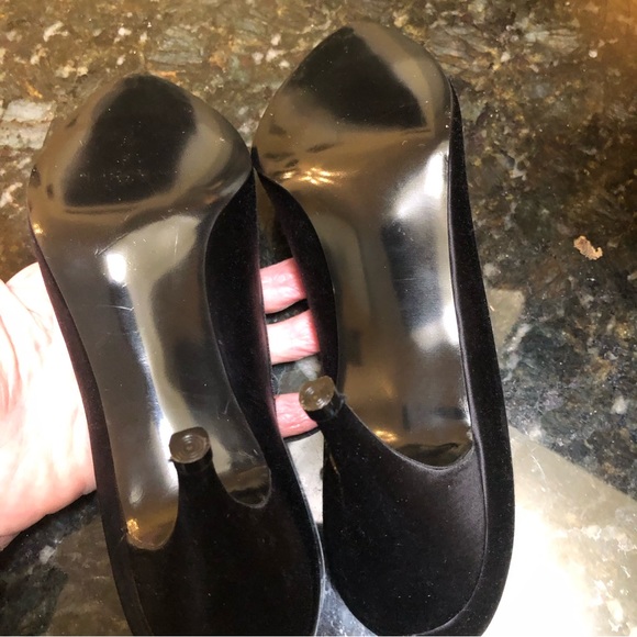 Private Collection women’s pumps 7 1/2M black with beefed design toe - Picture 4 of 9